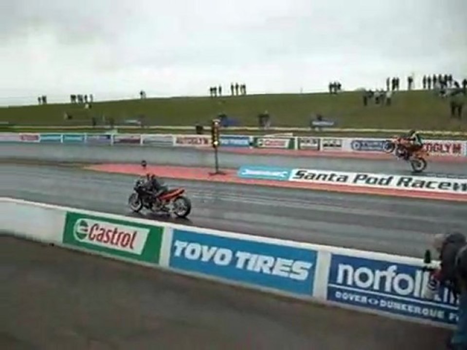 Double chute au départ d'une course