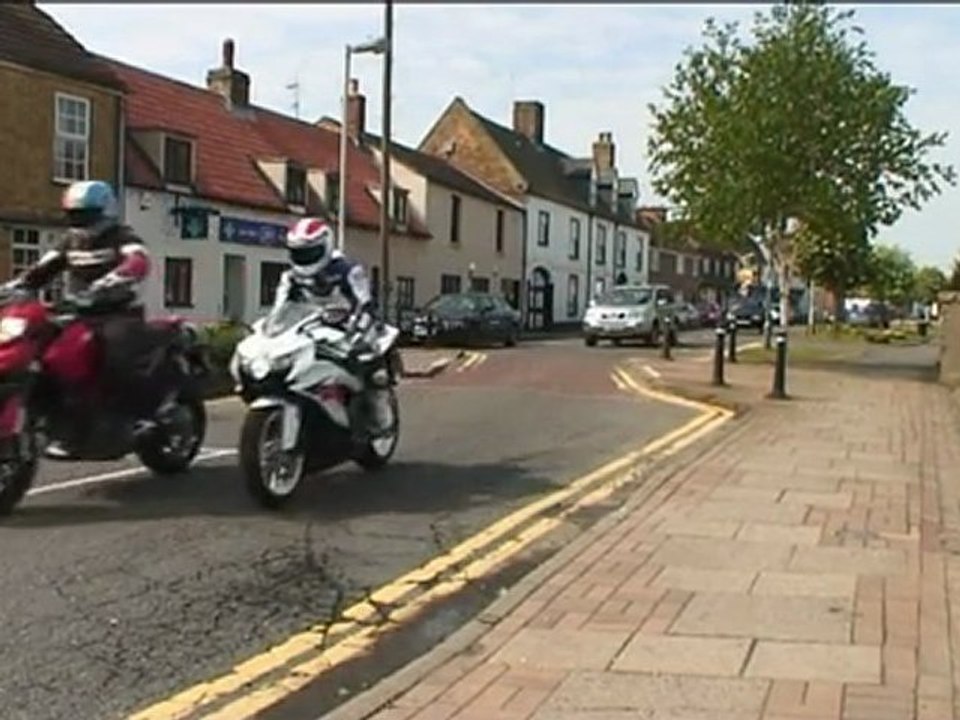 Hypermotard 1100 v GSX-R600 v Speed Triple