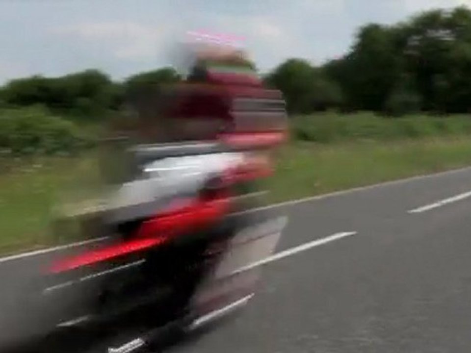 2010 Kawasaki Z1000 gets Maxton treatment