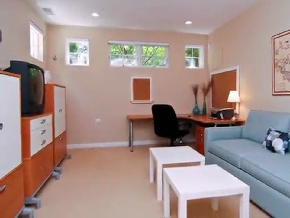 Jeff Lowe Real Estate Agent - Personable Classic Home