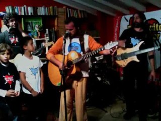 ACTUACIÓN DEL MES (Octubre 2011) en Noise off festival: Mario San Miguel y el ejército del amor