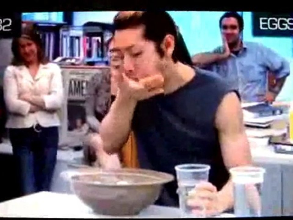 Record du monde 32 oeufs dur en 60 secondes