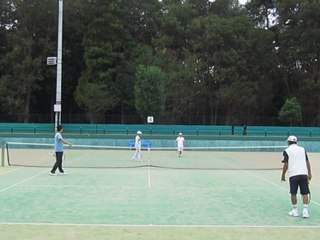 10-19入間市でテニス ますらおさん+たーきーさんvs助さん+masaさん