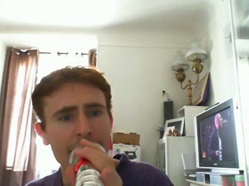 Wiwi égratigne "te extraño te olvido te amo"