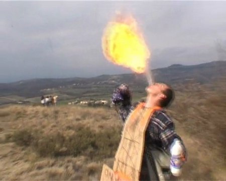 La gaz trop de Cahors extrait 8 : Villeneuve de Berg, Ardèche. Film de S. Muzard Le Moing
