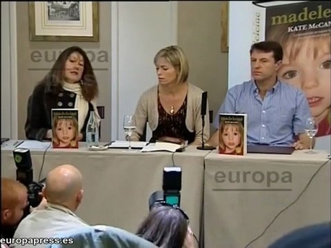 Los McCann con la familia de los niños de Córdoba