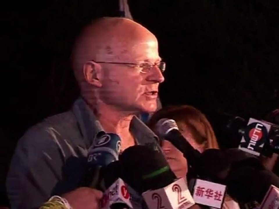 Israël: Noam Shalit réagit à la libération de son fils Gilad