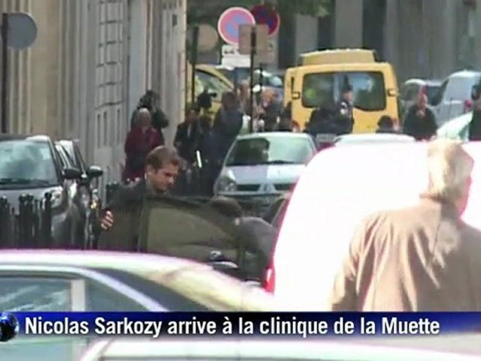 Nicolas Sarkozy est allé voir Carla Bruni à la clinique