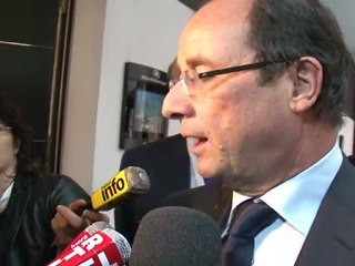 Hollande presse Sarkozy et l'UE d'agir lors du prochain sommet
