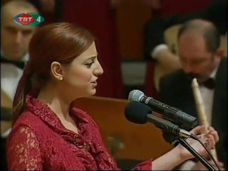 Dilek Türkan ~ Mana Güzel Ten de Güzel Ruh da Güzel