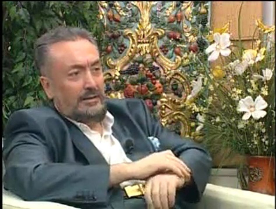 Harun Yahya TV - It is fear of Allah_ intelligence and faith that make a woman beautiful