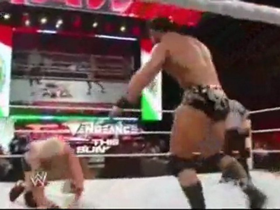 WWE.Monday.Night.Raw.2011.10.17.HDTV (7)