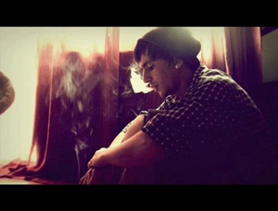 Yoluma Taş Koysalar Onu Severim....