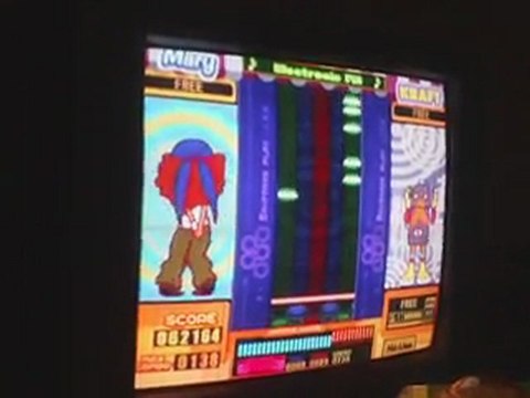 Colossal Con Video Randomness 17 - Obligatory Pop 'n' Music Cosplay...Play