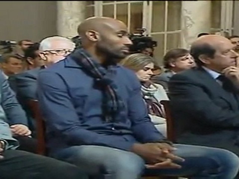 Kanouté pide a los aficionados que vayan al partido "Campeones por África"