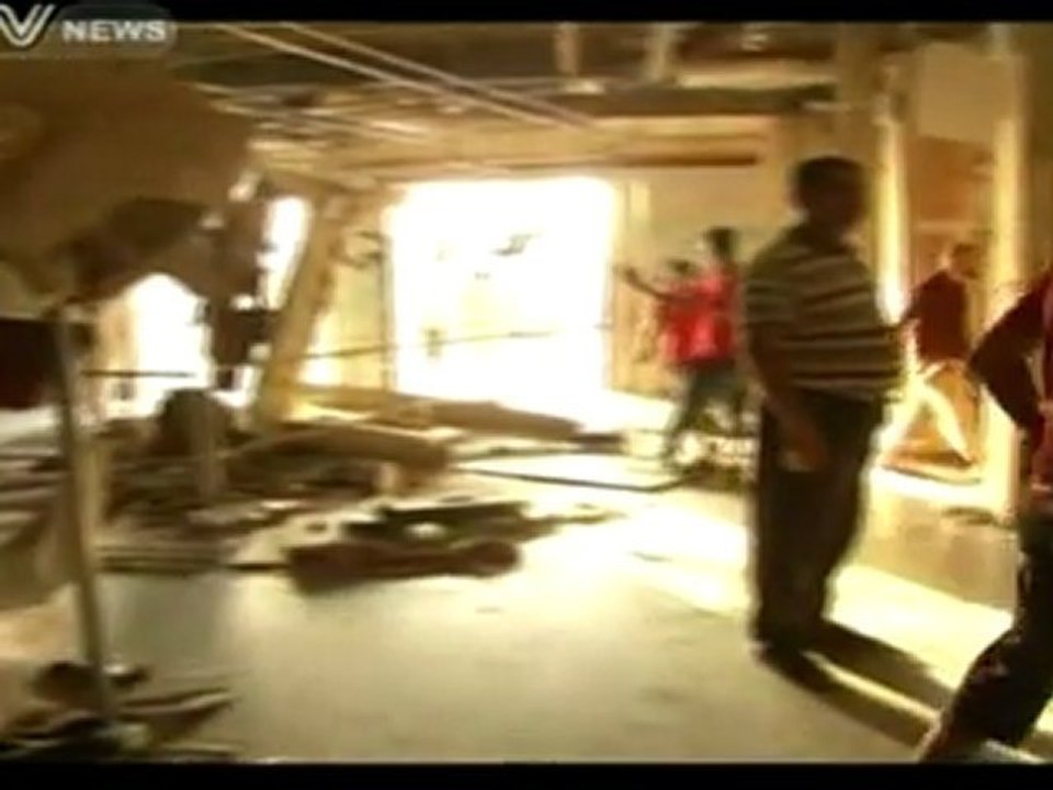 Gaddafi Killed in Sirte - CCTV(20.Oct.2011) (2)