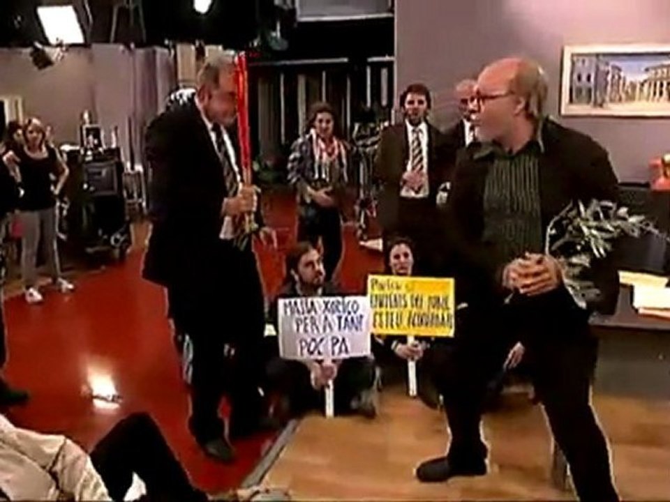 TV3 - Polònia - El kit de Sanitat, interromput pels indignats