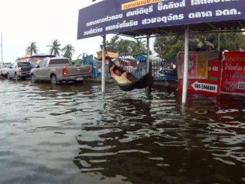 Thai PM warns Bangkok to brace for flooding