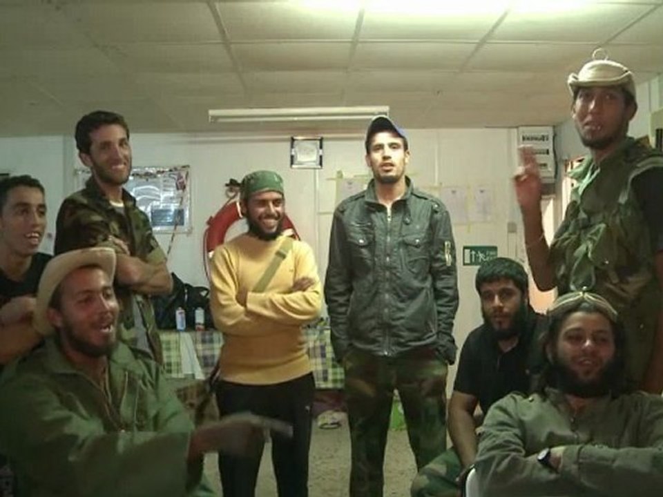 Libye : la fête après les combats pour les insurgés