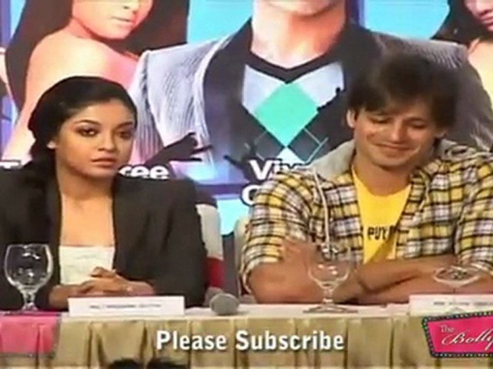 VIVEK OBEROI AND TANUSHREE DUTTA AT ANNOUNCEMENT OF NEW YEAR PERFORMANCE 03