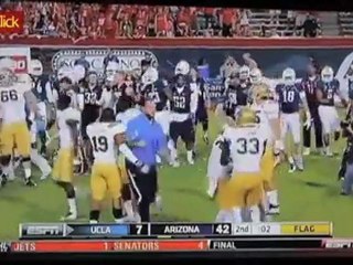 Torcedor fantasiado causa briga generalizada