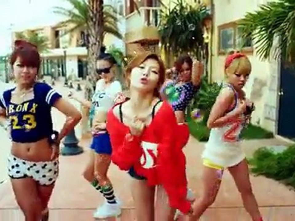 HYUNA _Bubble Pop