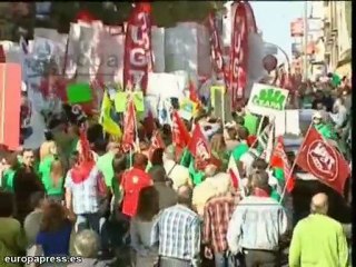 Скачать видео: Marcha contra los recortes en la educación