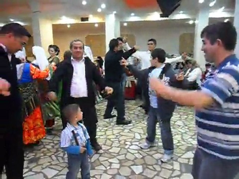 serap&öner kına gecesi topal oyunu