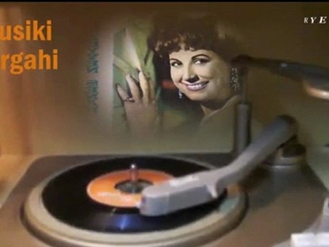 Müzeyyen Senar ♪♪♪ İzmirin İçinde Vurdular Beni