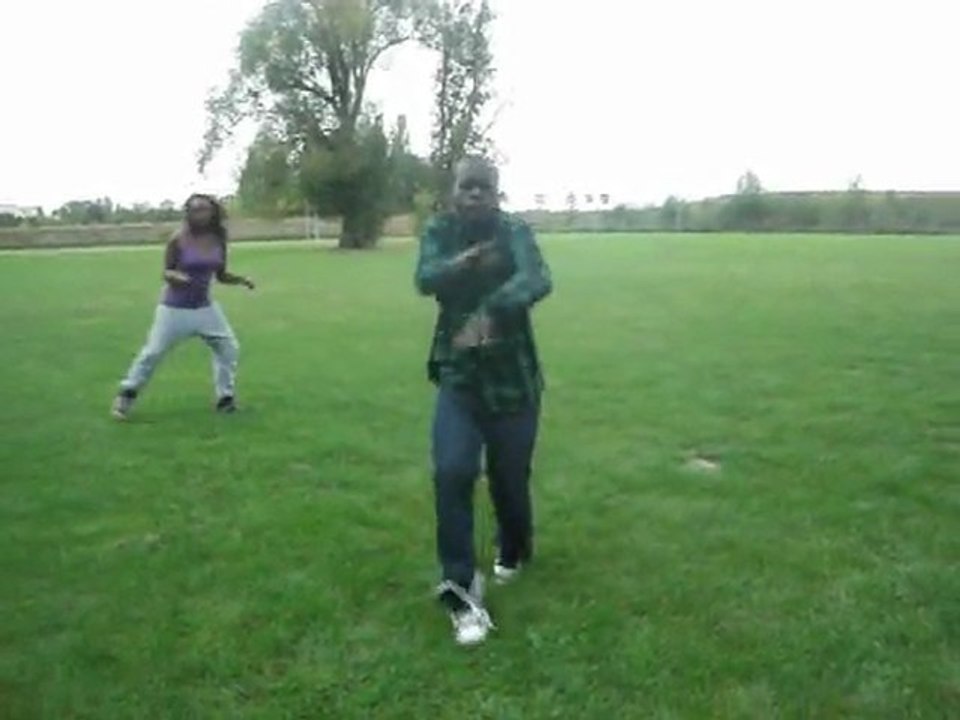 Samuel Essai dancing 1