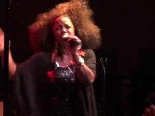 Leela James - Tell Me You Love Me  (Live @ Bizz'Art) [2011-10-22]