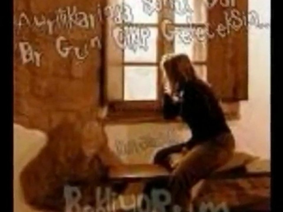 ZARA  -  Değmen Benim Gamlı Yaslı Gönlüme