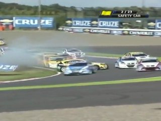 WTCC Suzuka 2011 Start Carnage