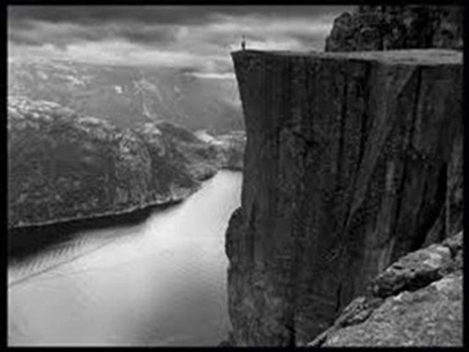 BİR YANIM ÇILGIN NAR AĞACI BİR YANIM BUZ SARAYI-MURATHAN MUNGAN