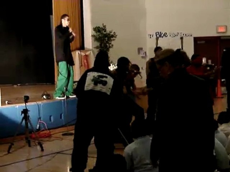 KELZ_and_Raz_B perform on the EOCSOC Tour