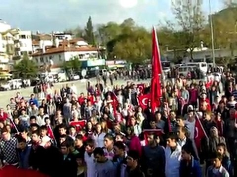 Gemlik Teröre tepki yürüyüşü - İstiklal Marşı