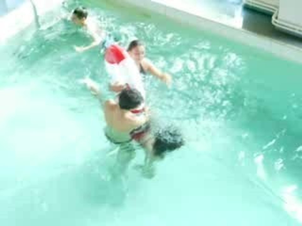 lou se fait taper par vince