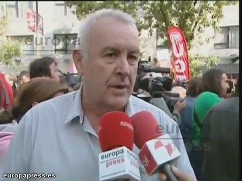 Sindicatos protestan por los recortes de educación