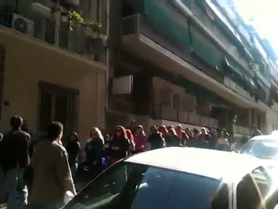 Ουρά κάνουν οι άνεργοι στον ΟΑΕΔ