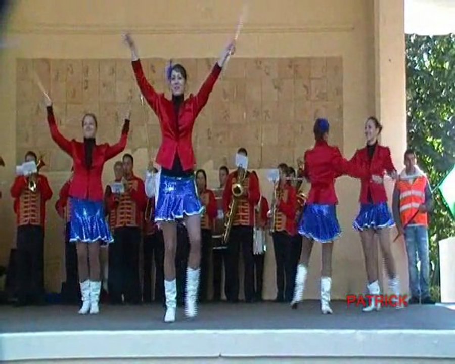 MAJORETTES  SUPER NOVA HONGRIE