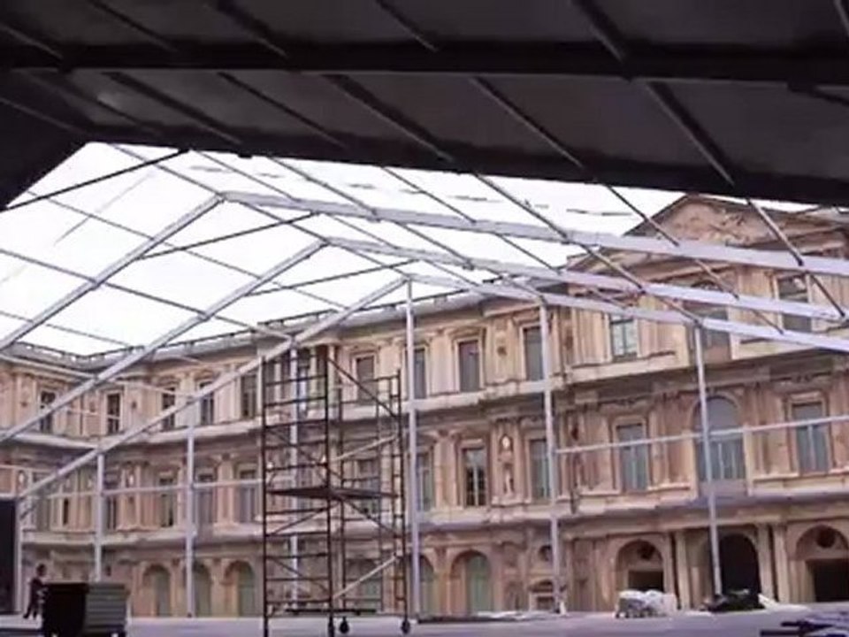 Louis Vuitton Women Fall/Winter 2011-12 Show - Timelapse