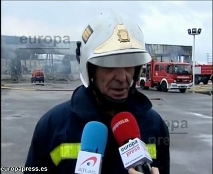 Los Bomberos controlan el fuego en Cuatro Vientos