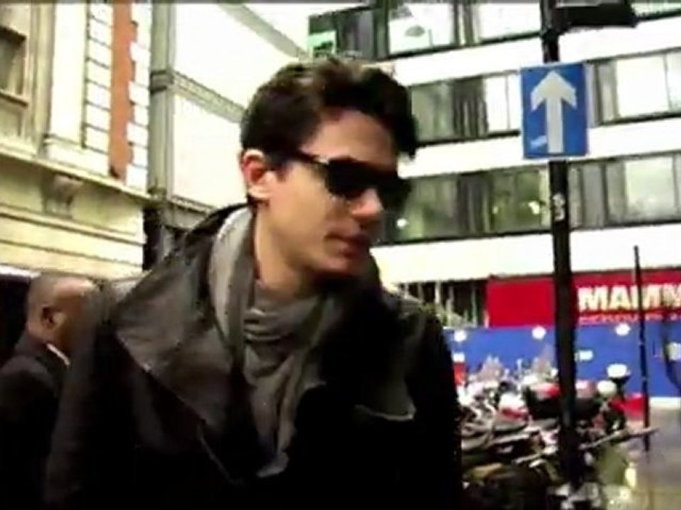 John Mayer Recovers from Throat Surgery