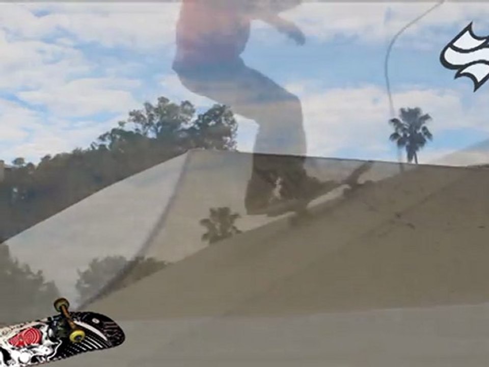 Floyd shows some skate skills (Show Some Skills - Mixtape teaser) by Skillicious