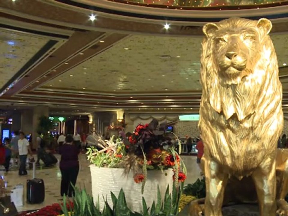 Casinos down and out on the Las Vegas strip