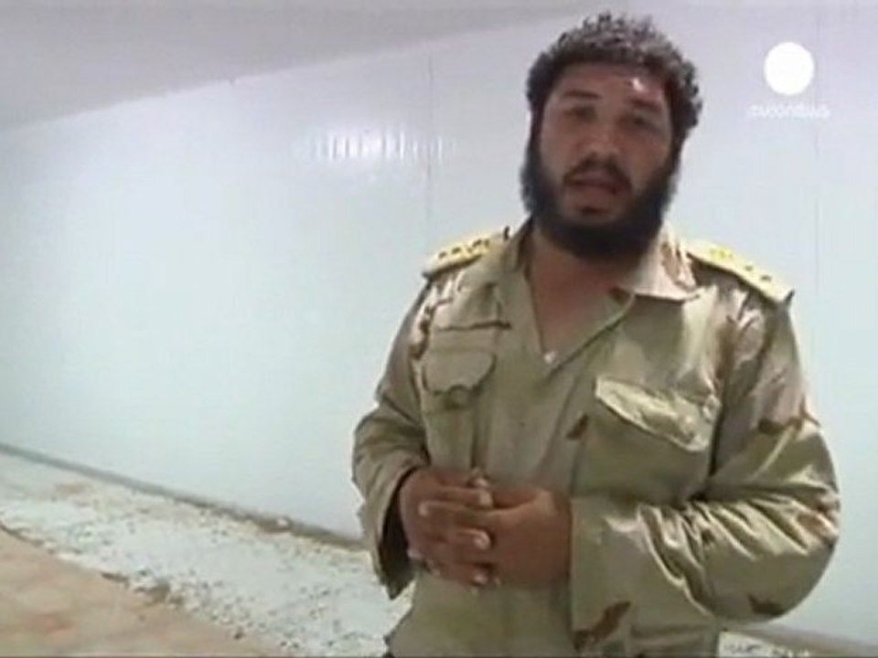 Gaddafi to be buried in secret today