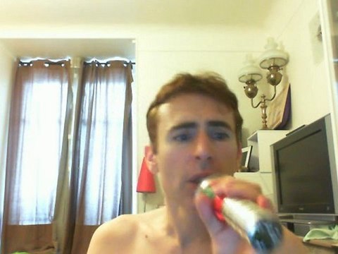 Wiwi égratigne always somewhere