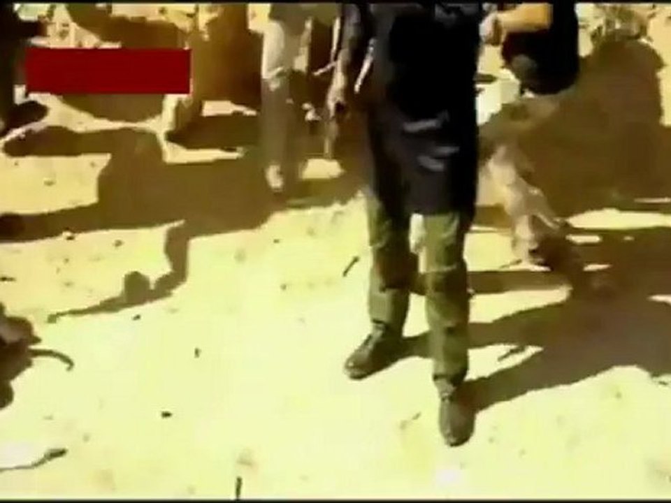 Rebelles de Sark en action sur Kadhafi - Comment exporter la démocratie?