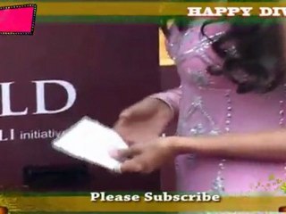 Beautiful Bollywood Actress Raima sen's Live Demo Of Gitanjali's New Gold ATM.