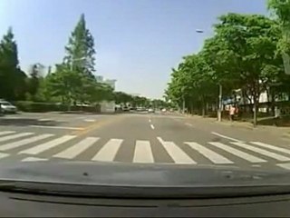 Arnaque à l'assurance : se jeter sur une voiture